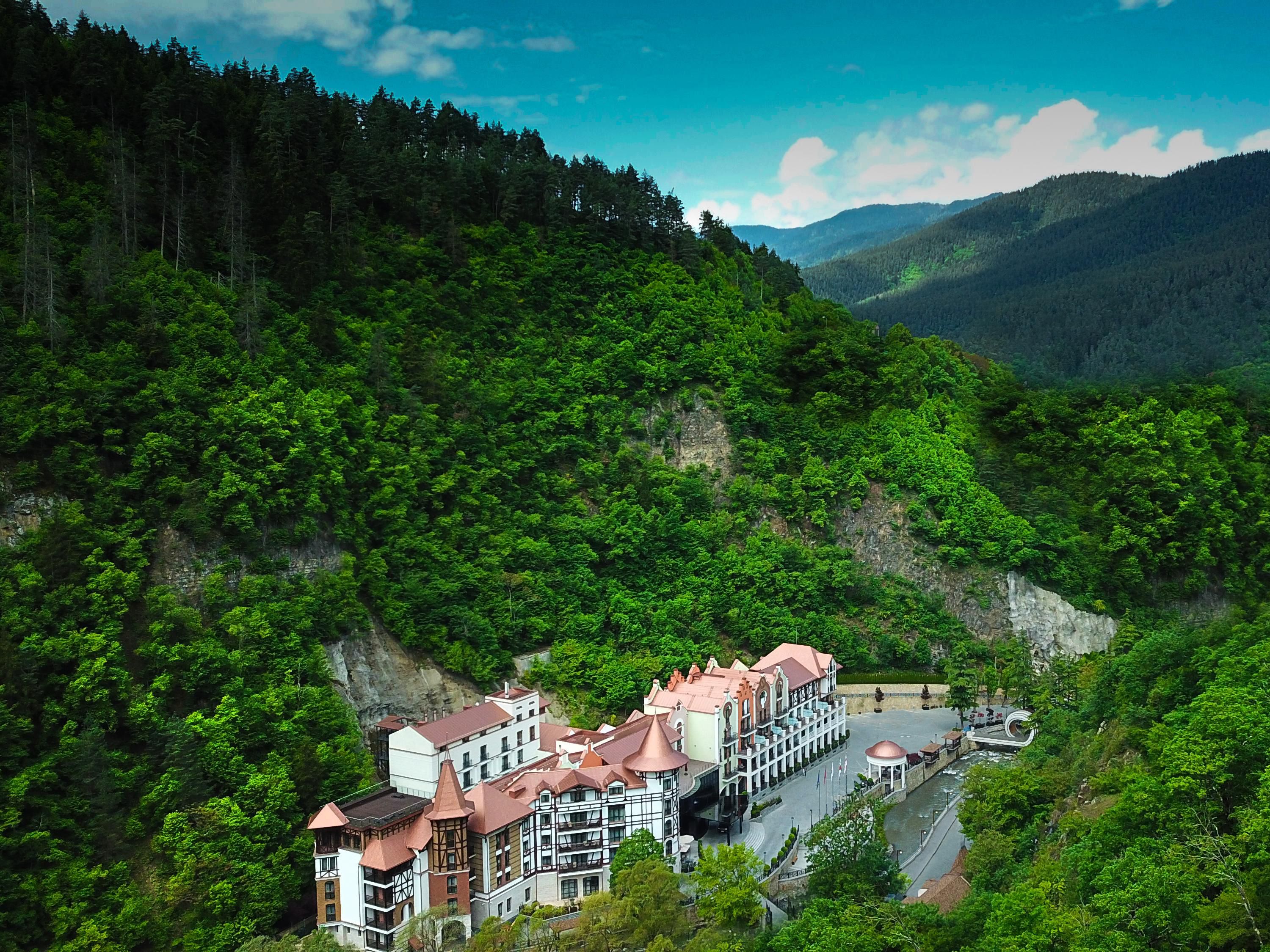 crowne-plaza-borjomi-5993542935-4x3.jpeg